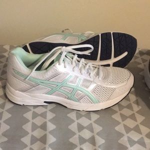 ASICS shoes 8 1/2